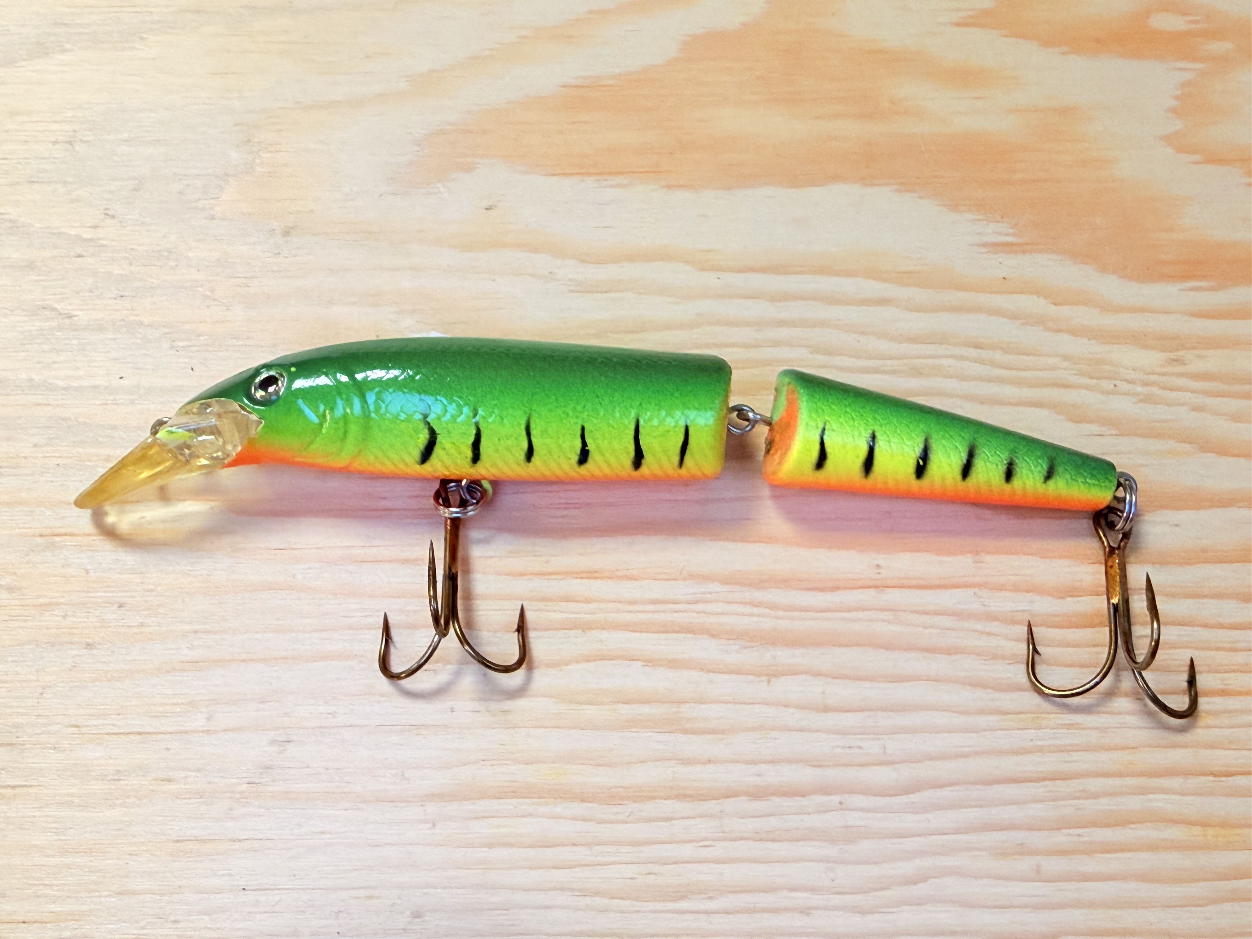 Wobler JOINTED Floating Fire Tiger / 13 cm / 17 g / 1,2-1,8m 