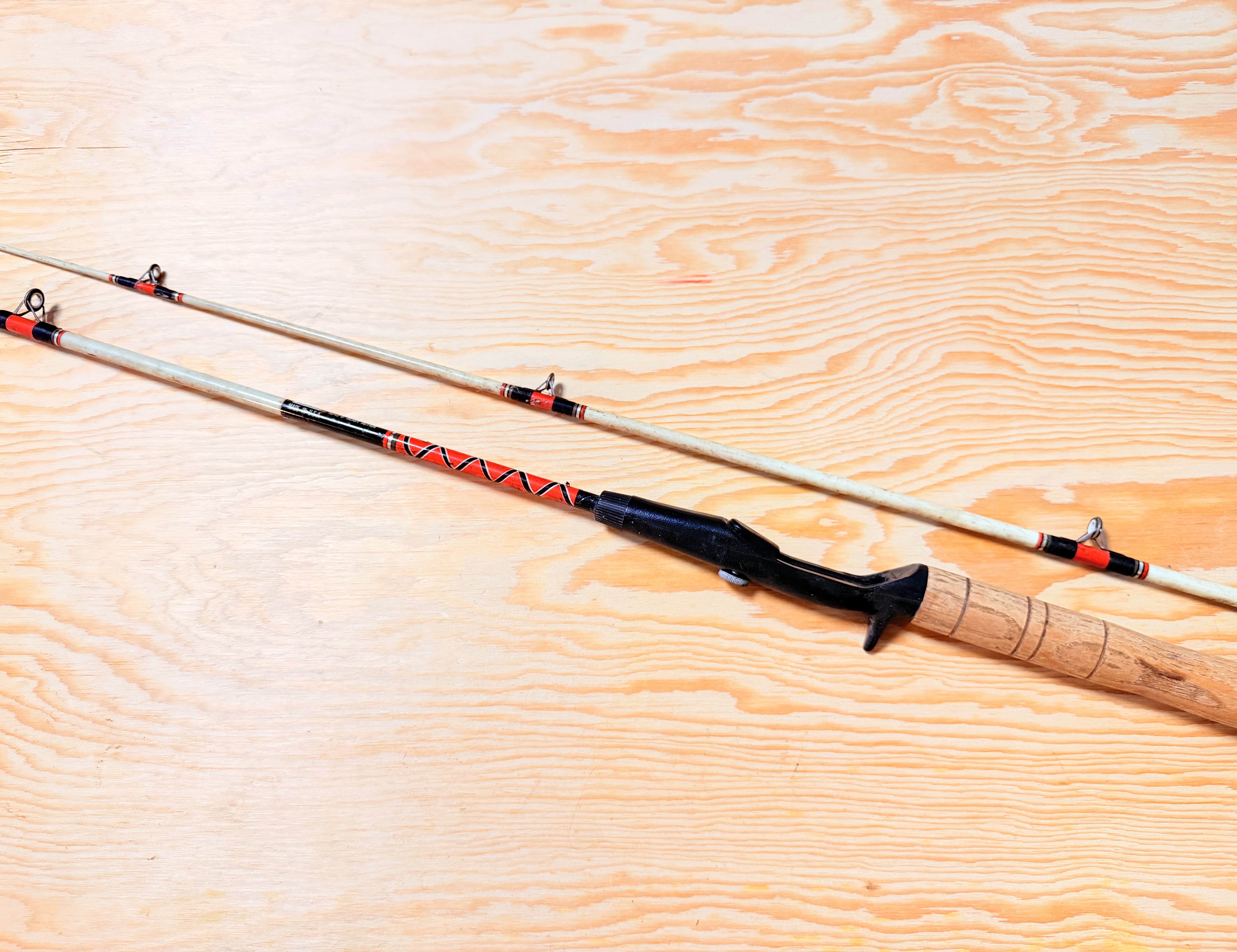  RETRO BAITCASTOVÝ LAMINÁTOVÝ PRUT ZEBCO U.S.A. / 1,80 m / 50-200 g 