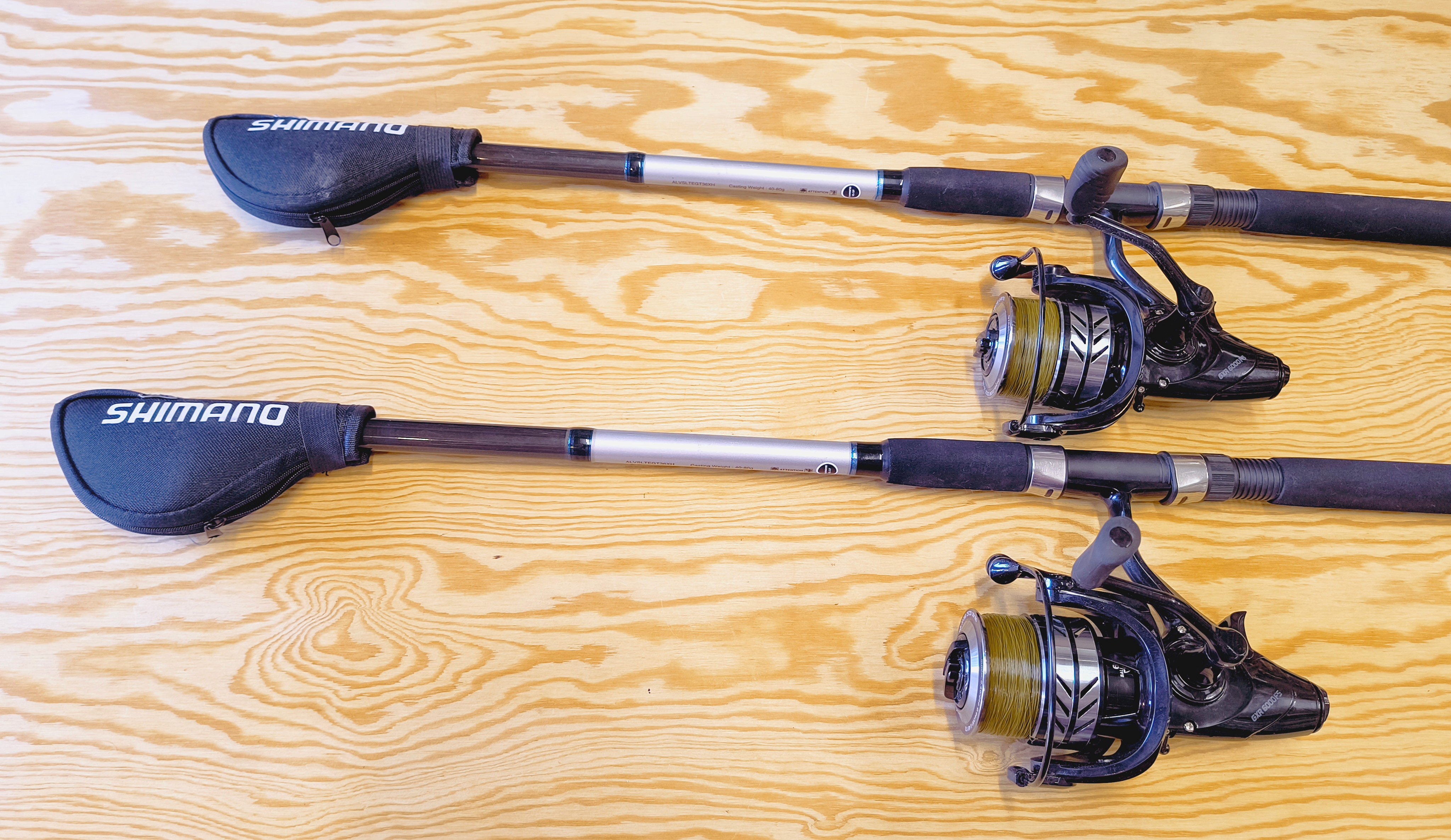 SET 2+2 / 2 TELESKOPICKÉ PRUTY SHIMANO ALIVIO SLIM TE GT 360 XH / 3,6 m / 40-80 g + 2 NAVIJÁKY GIANTS FISHING GXR 6000 FS BAITRUNNER + NÁVINY KVALITNÍHO VLASCE