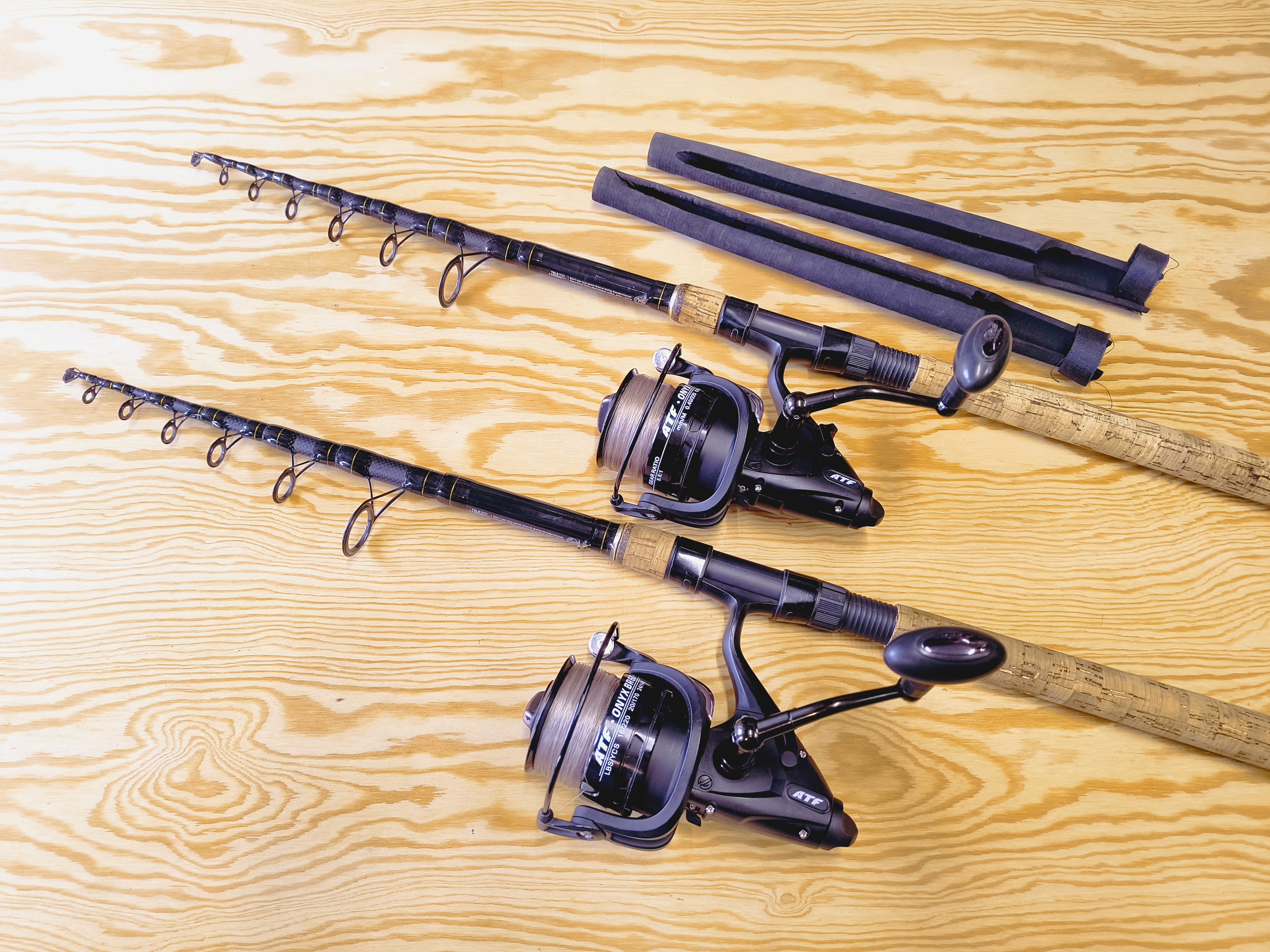 SET 2+2 / TELESKOPICKÉ PRUTY DELPHIN ARMADA / 3,3 m / 3,0 LB + NAVIJÁKY ATF ONYX BR60 BAITRUNNER