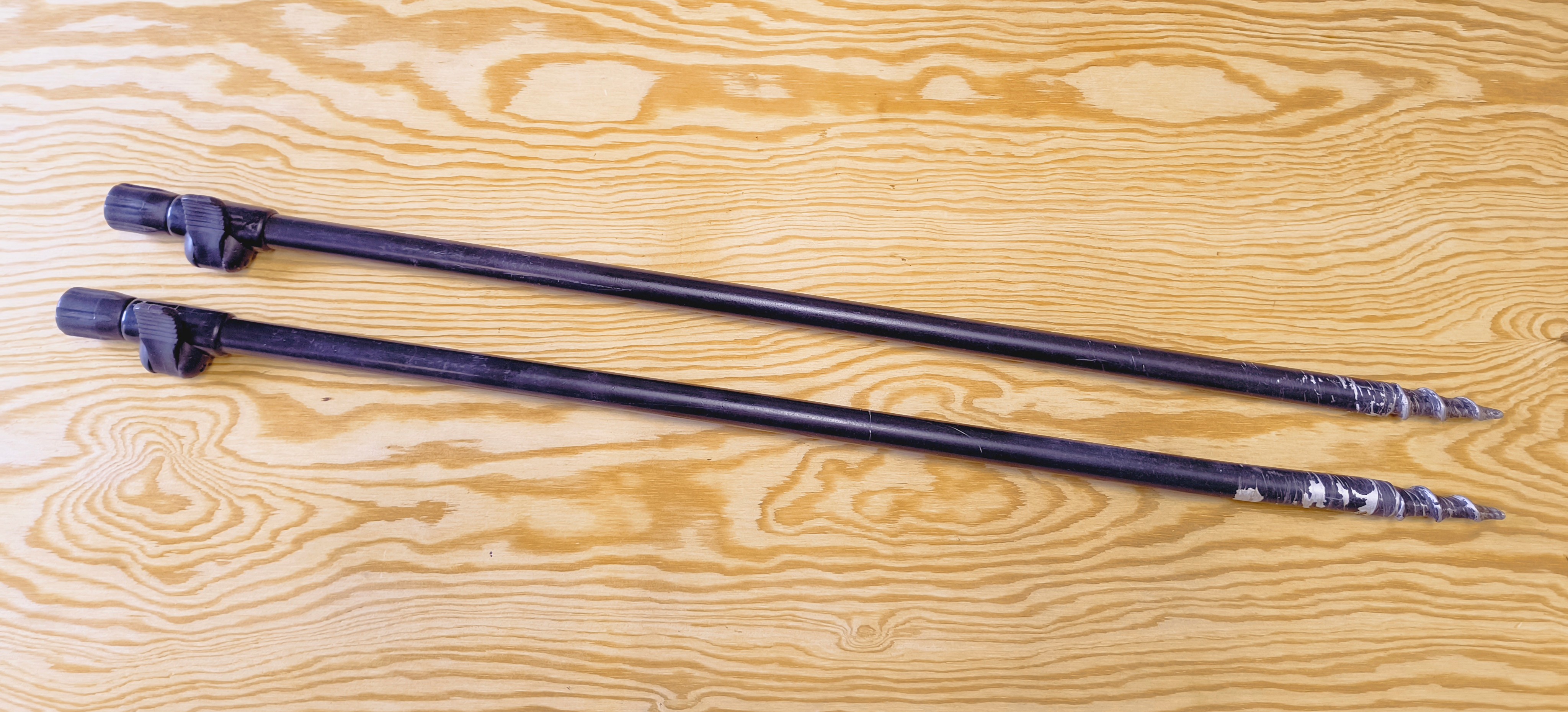 2 ZAVRTÁVACÍ VIDLIČKY - DÉLKA 64-105 CM