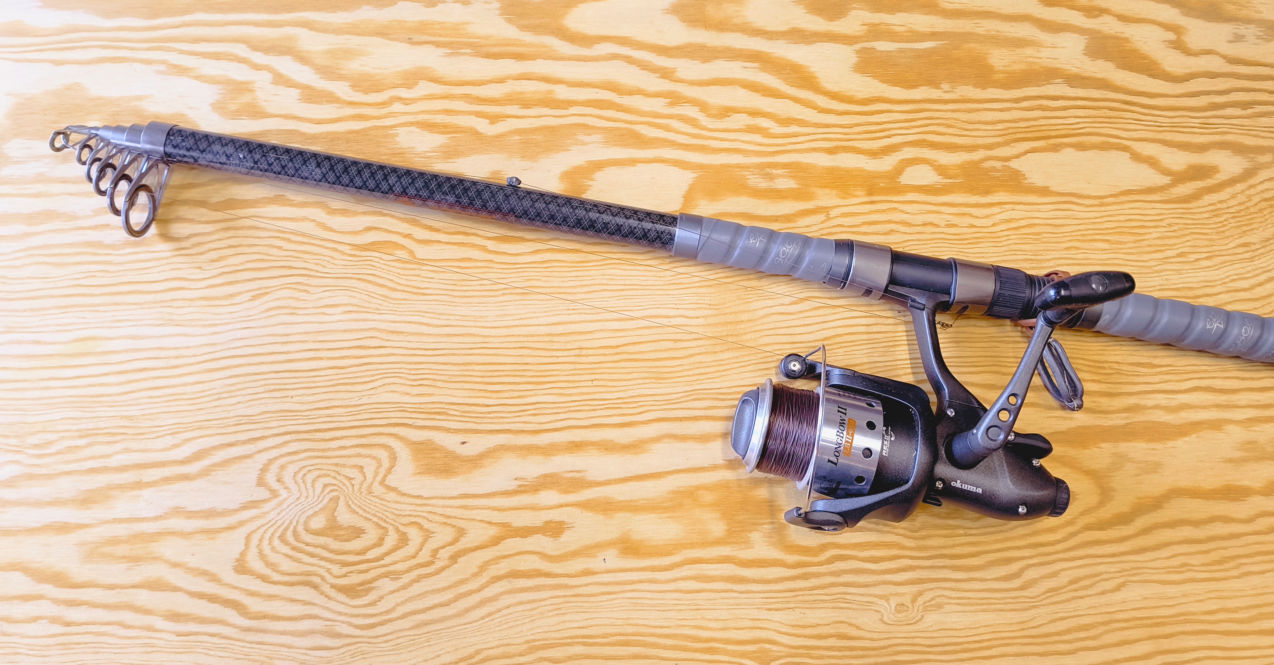SET NA POLOŽENOU - PRUT ESOX EVOLUTION SPIDER 3,3 M / 60-140 G + NAVIJÁK OKUMA LONGBOW 2 LB2-950