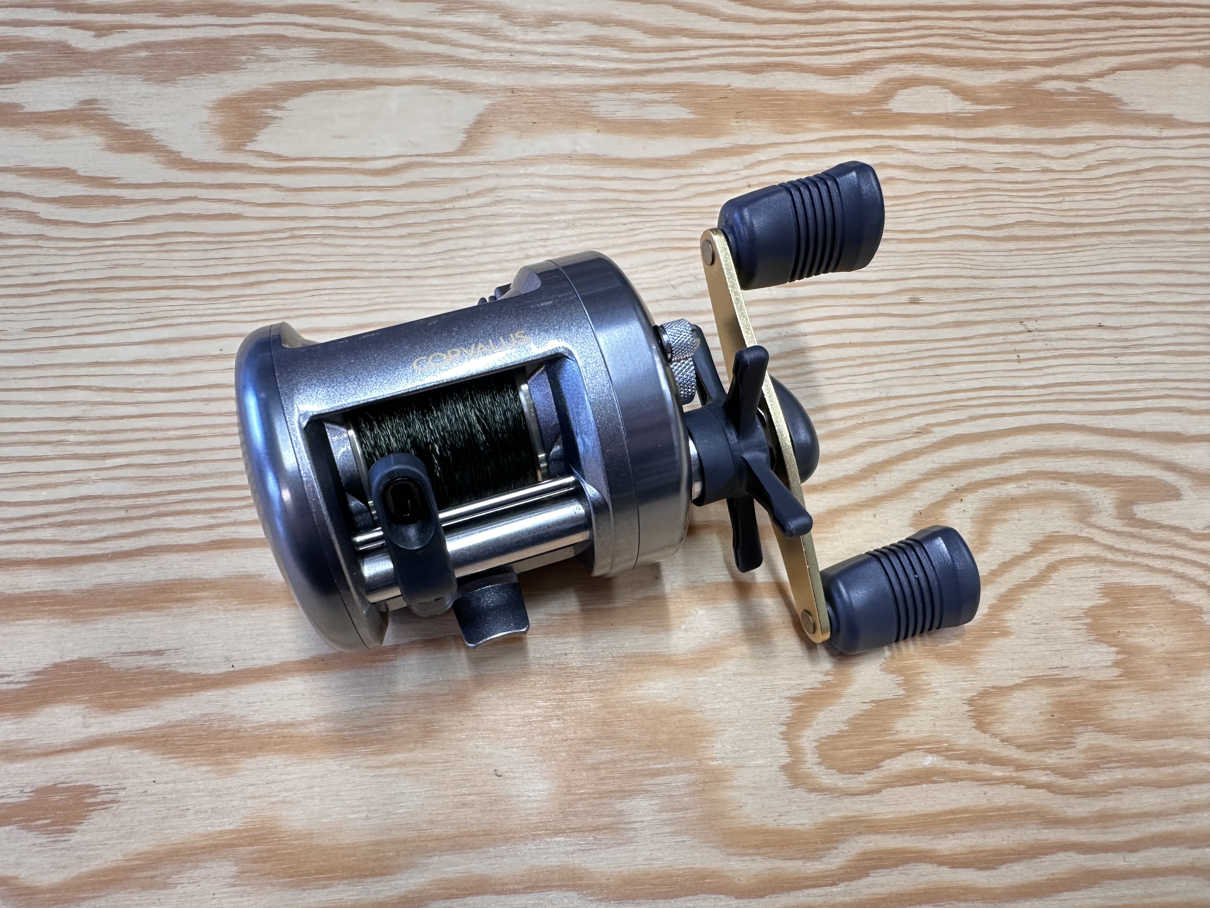 BAITCASTOVÝ NAVIJÁK SHIMANO CORVALUS CVL 301 LH
