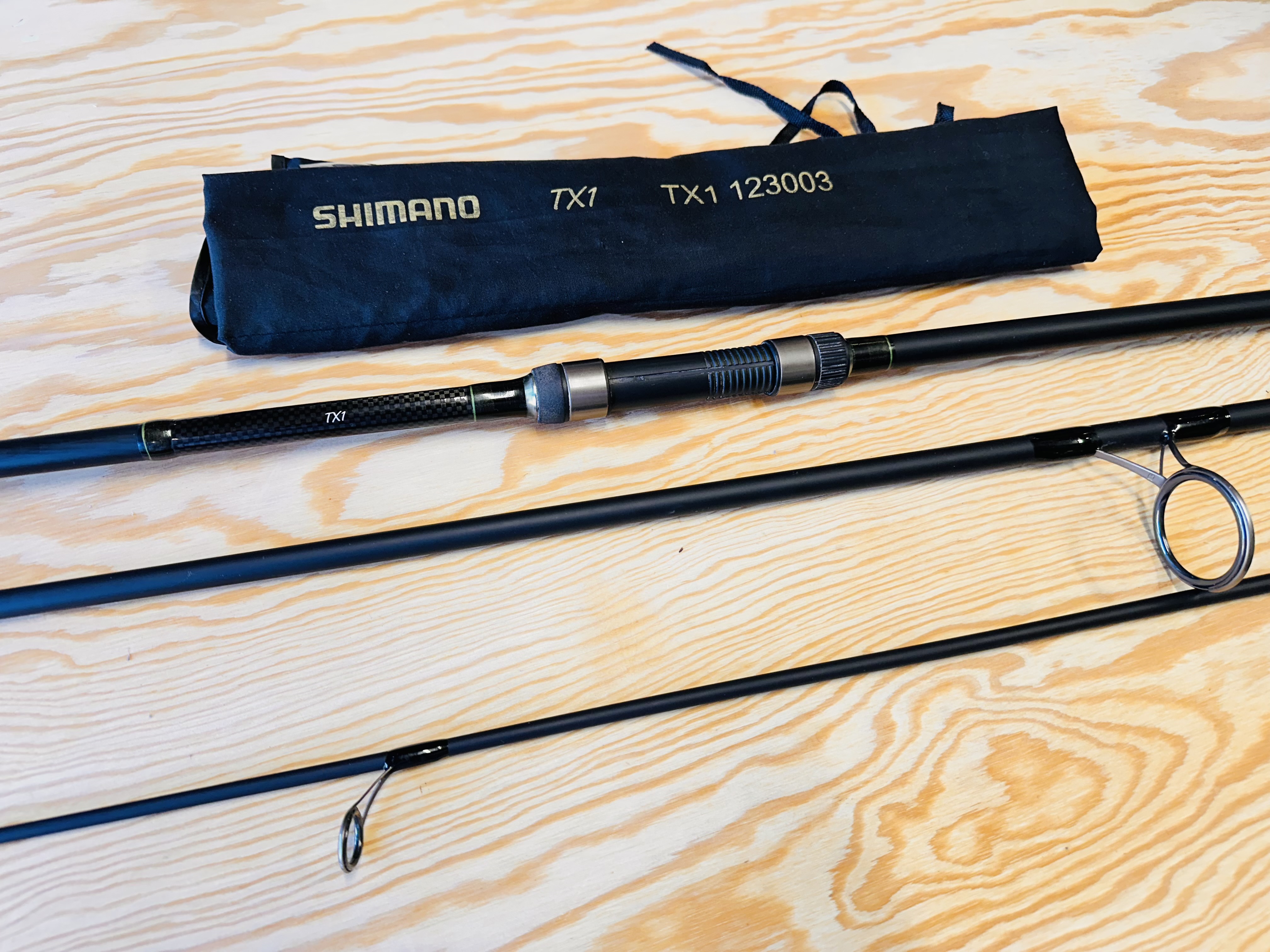 KAPROVÝ TŘÍDÍLNÝ PRUT SHIMANO TRIBAL TX1 / 3,6 M / 3 LB.  