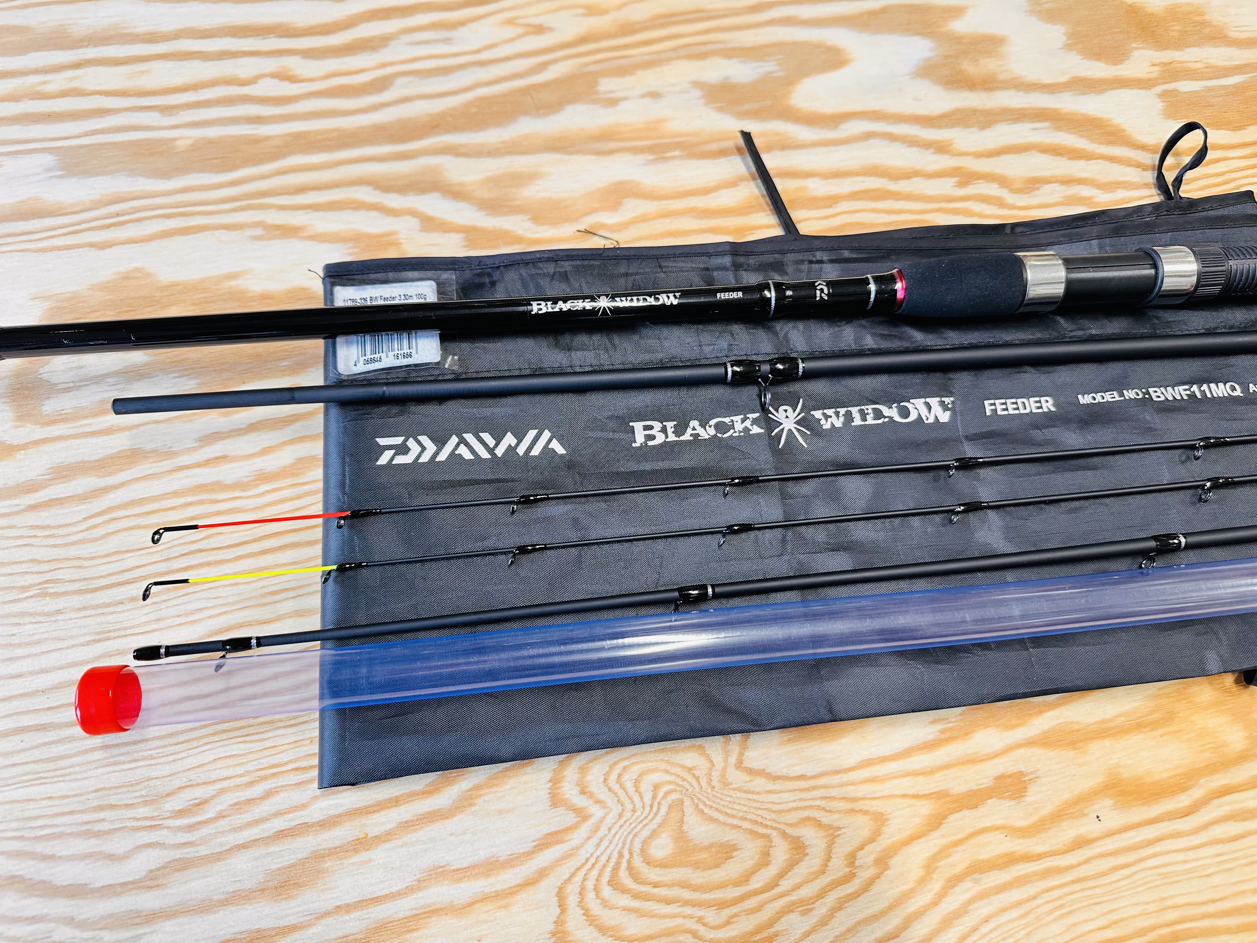 FEEDEROVÝ PRUT DAIWA BLACK WIDOW FEEDER 3,30 m / 100 g 