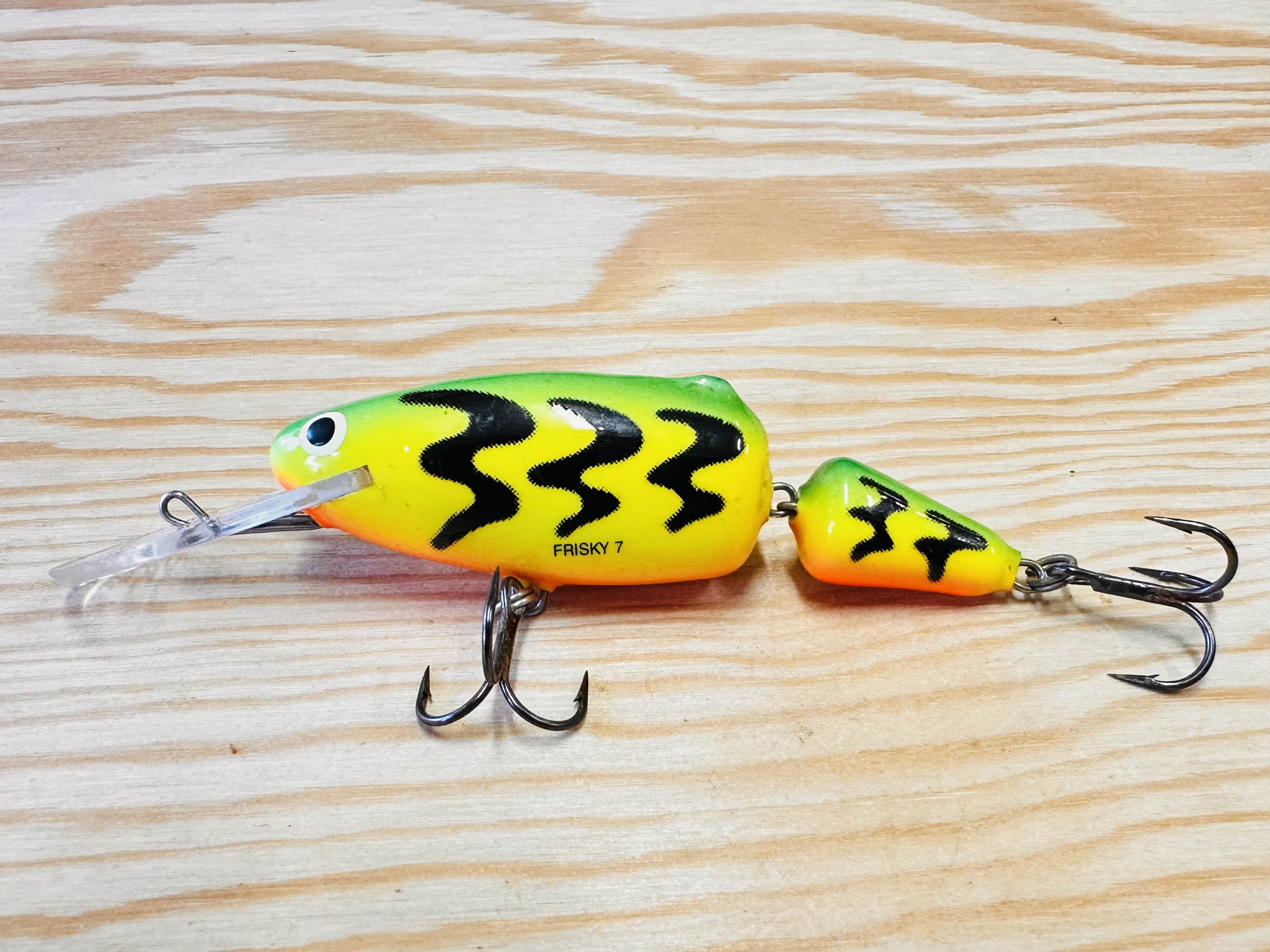 WOBLER SALMO FRISKY JOINTED 7 DR GT / 7cm / 7g 