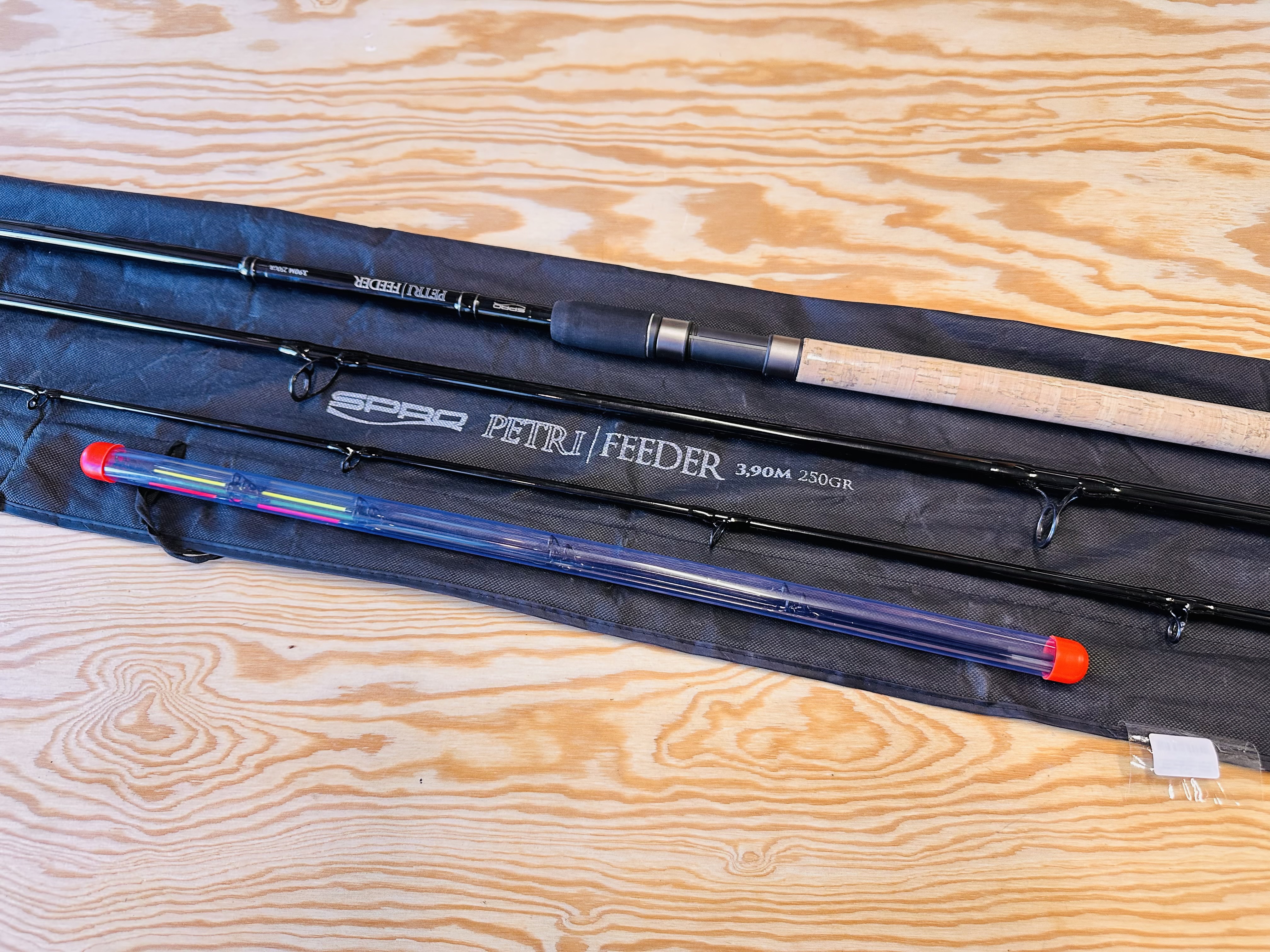 FEEDEROVÝ PRUT SPRO PETRI FEEDER / 3,90 m / 250 g 