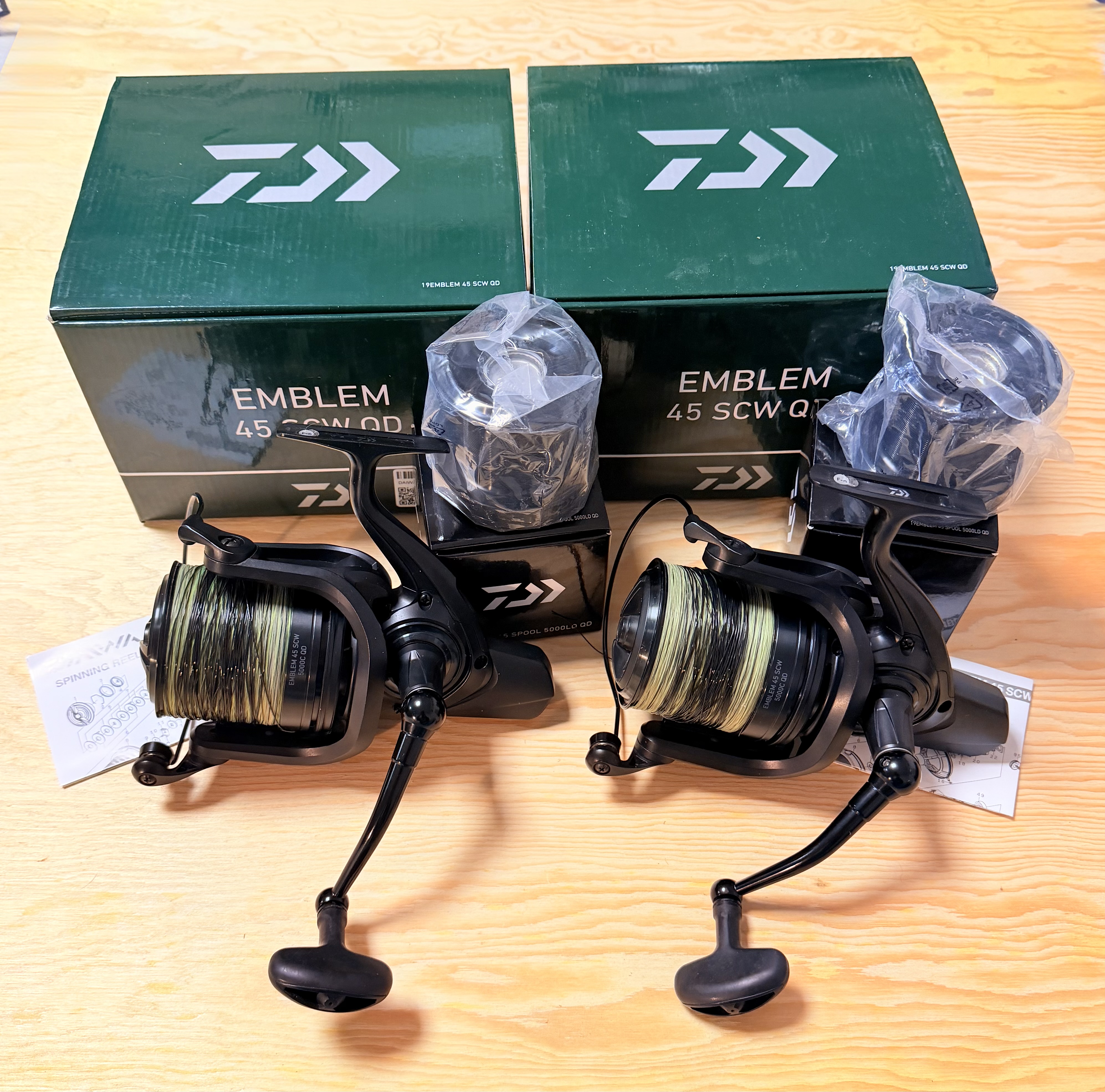 2 KAPROVÉ NAVIJÁKY DAIWA EMBLEM 45 SCW QD