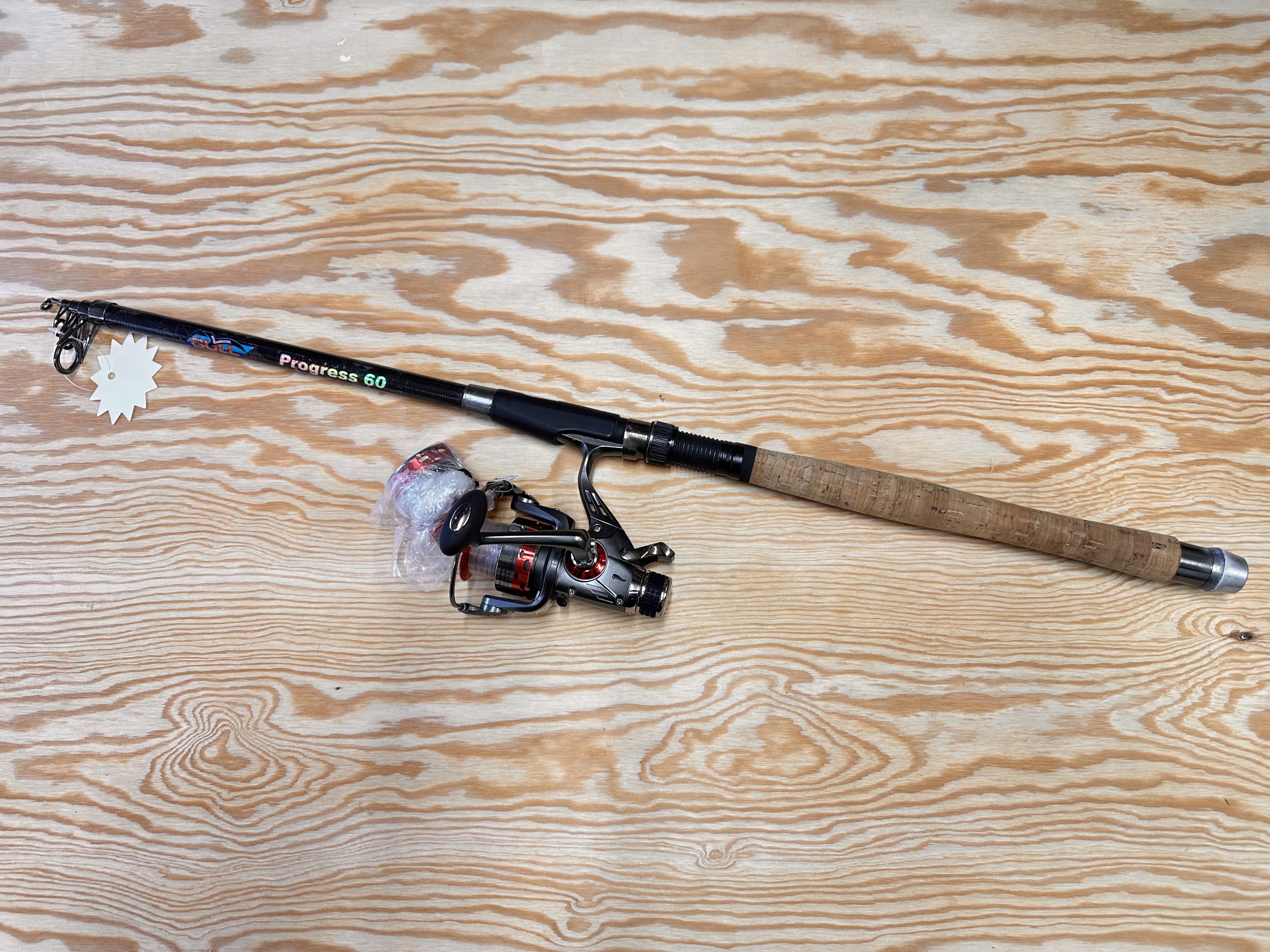 SET TELESKOPICKÝ PRUT GULL 30-60 G / 2,70 M  + NAVIJÁK BAITRUNNER CRIVIT 3000 S 